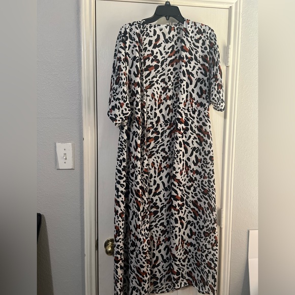 Time and Tru Animal print kimono - Picture 5 of 10